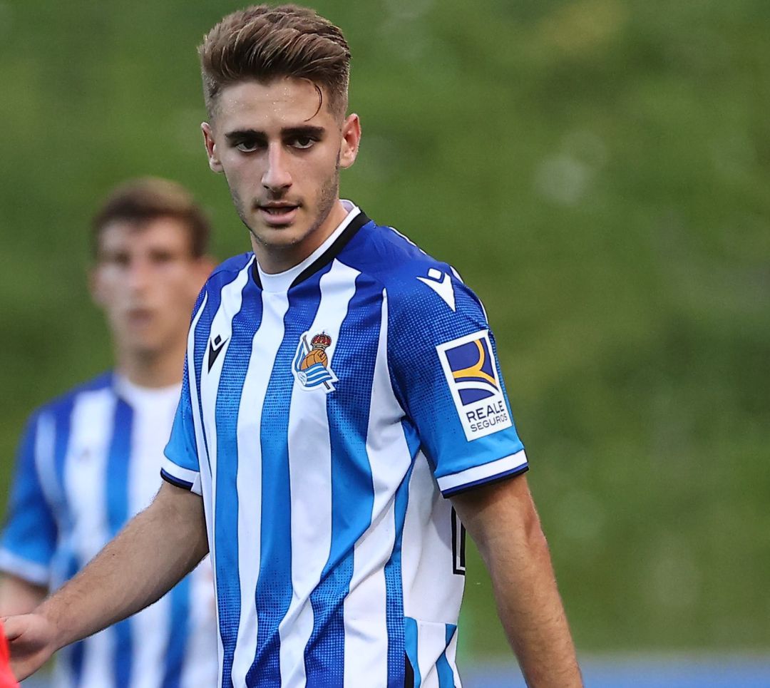 Robert Navarro revela detalles inéditos sobre su partida de la Real Sociedad: «No buscaba la titularidad ni jugar siempre; hubo circunstancias peculiares»